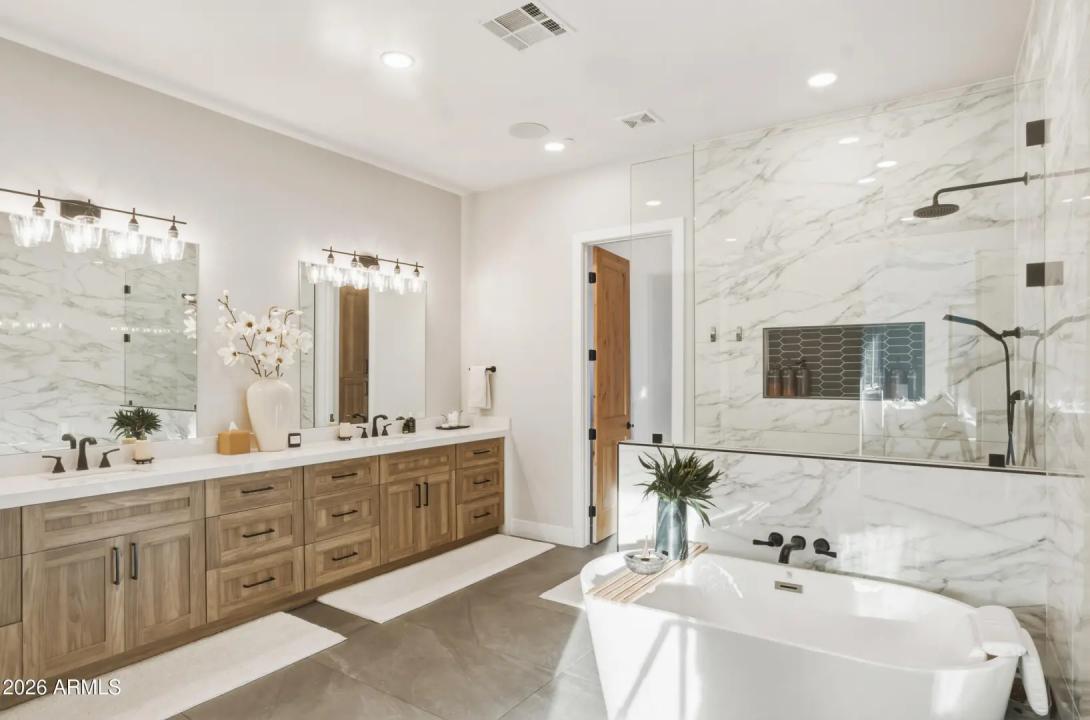 Real Estate Picture 28