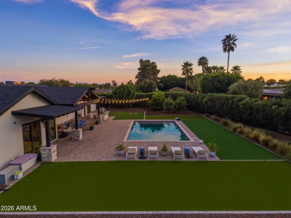 Real Estate Picture 50