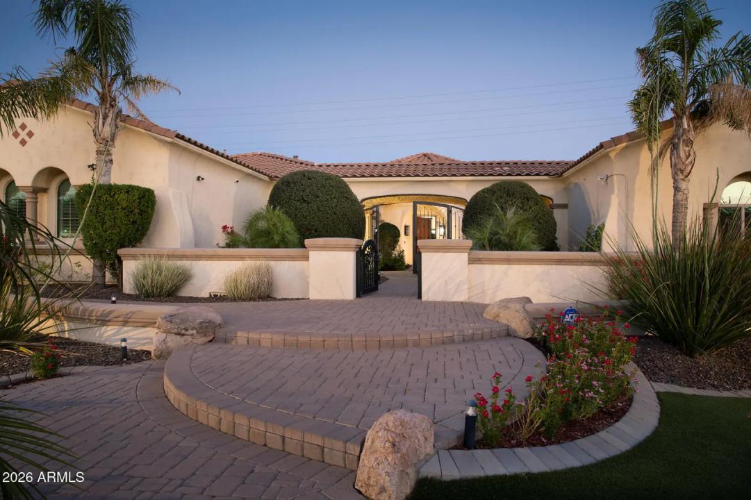 Real Estate Picture 4