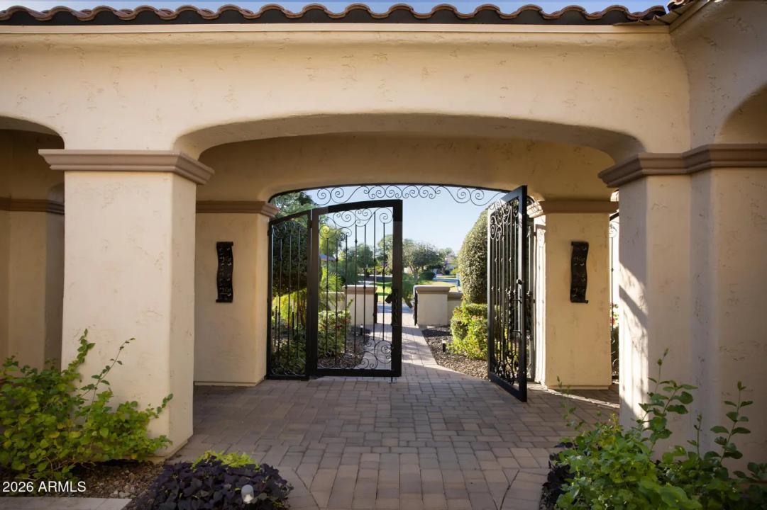 Real Estate Picture 7