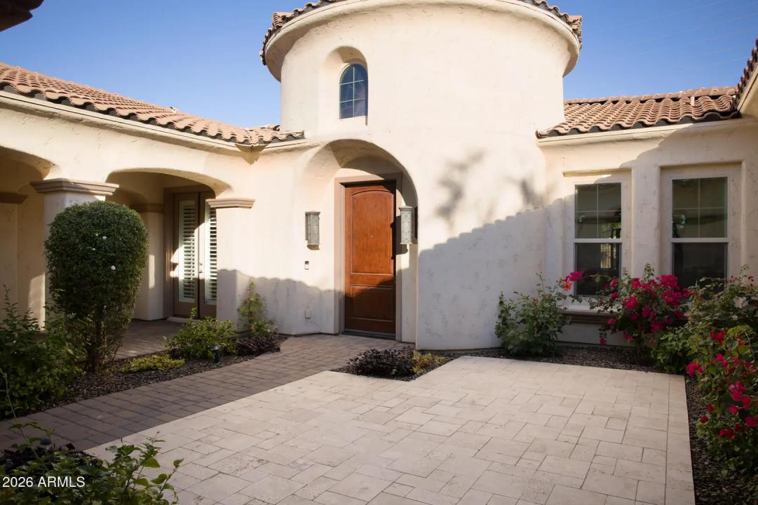 Real Estate Picture 8