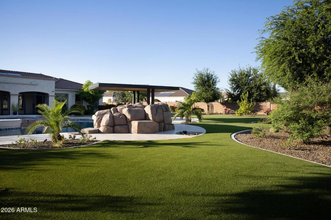 Real Estate Picture 9