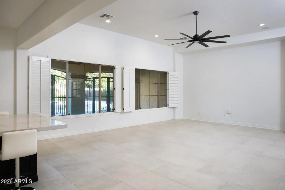 Real Estate Picture 13