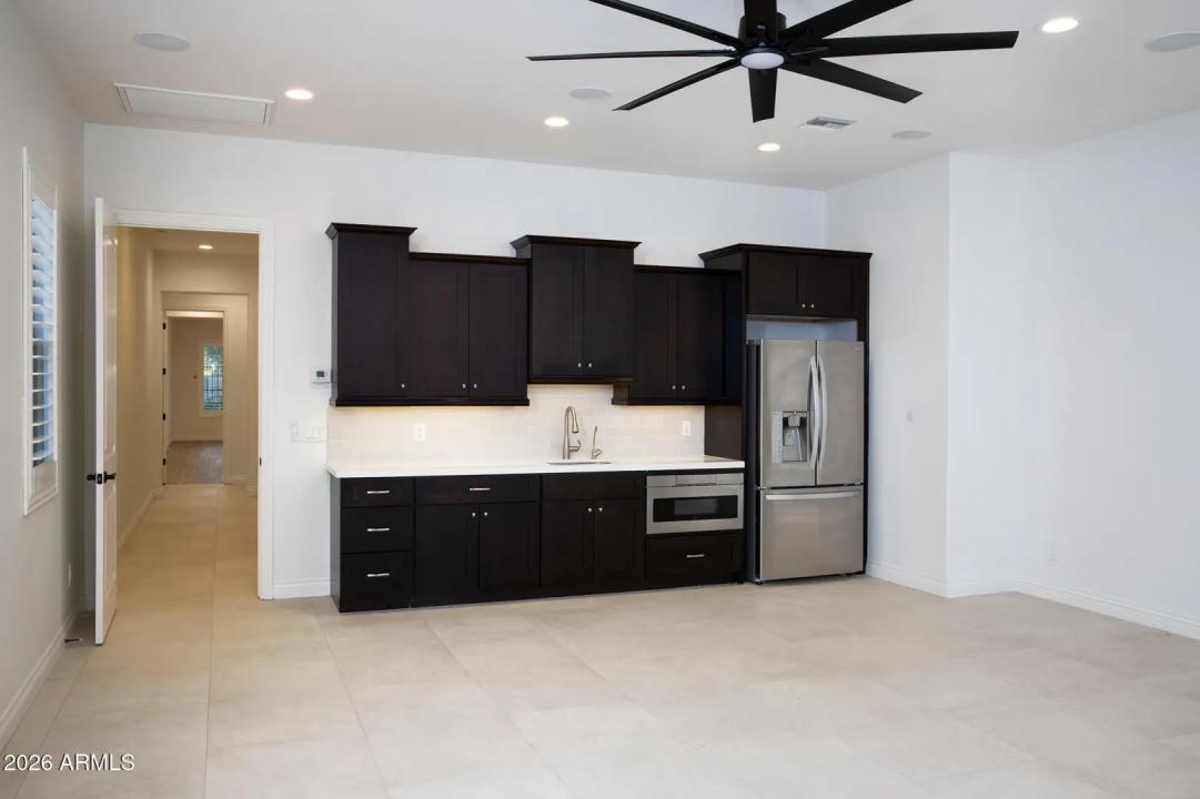 Real Estate Picture 24