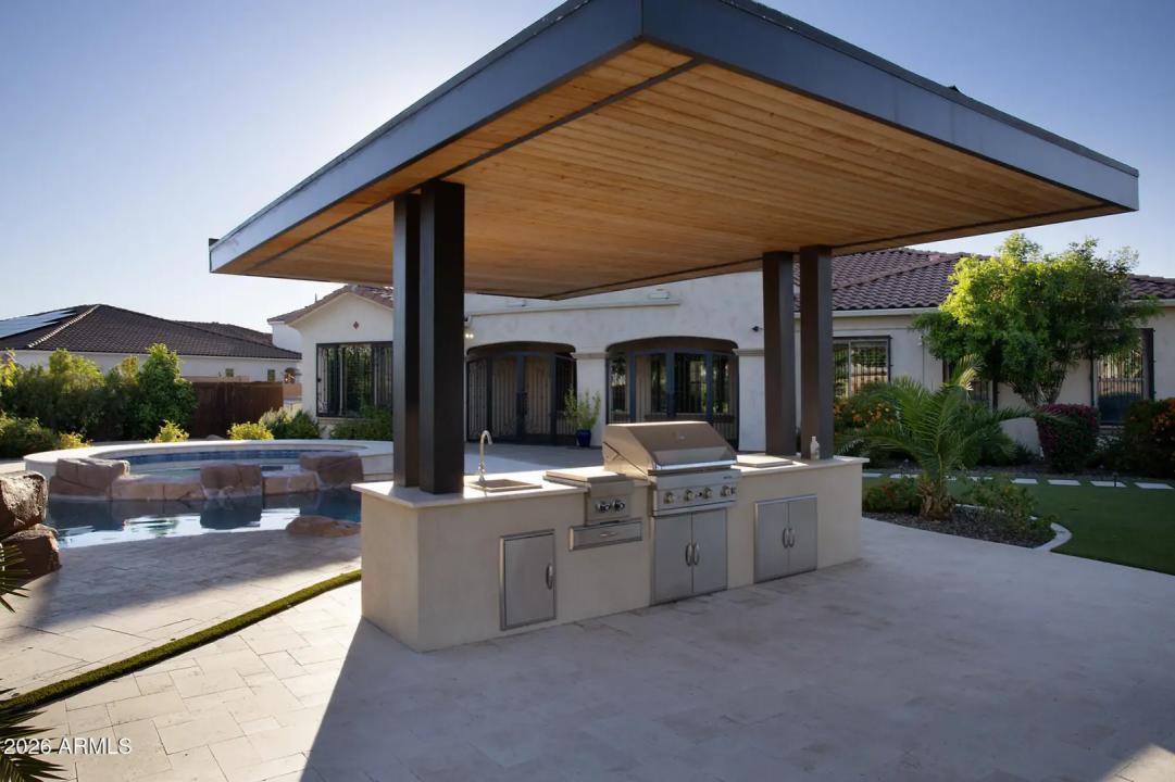 Real Estate Picture 33