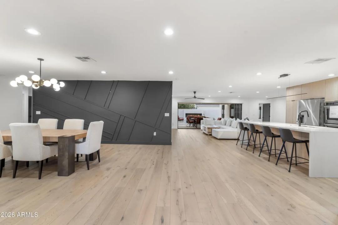 Real Estate Picture 5