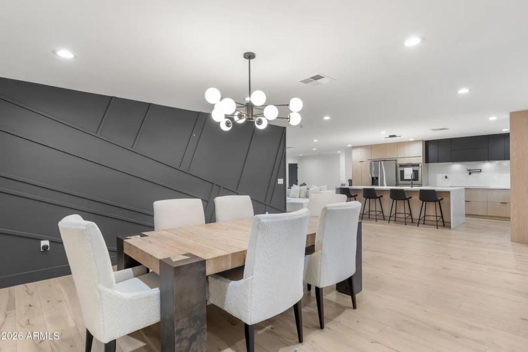 Real Estate Picture 6