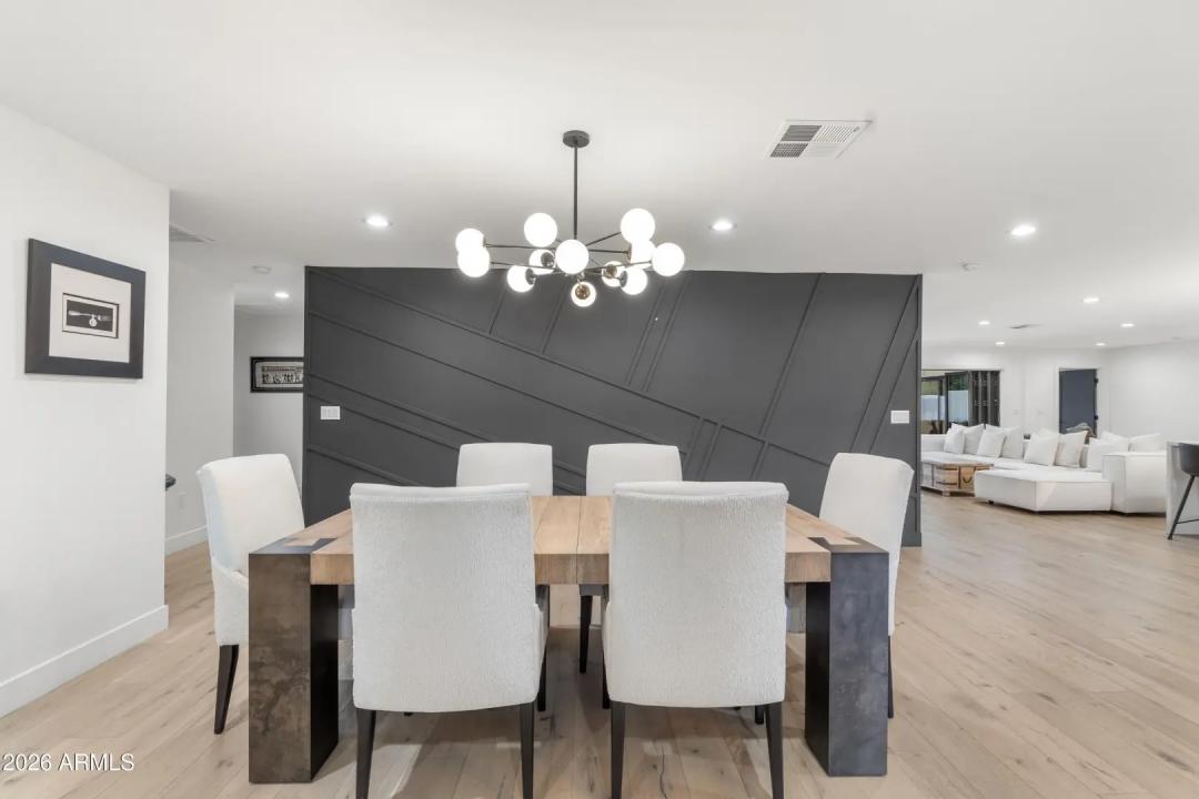 Real Estate Picture 7