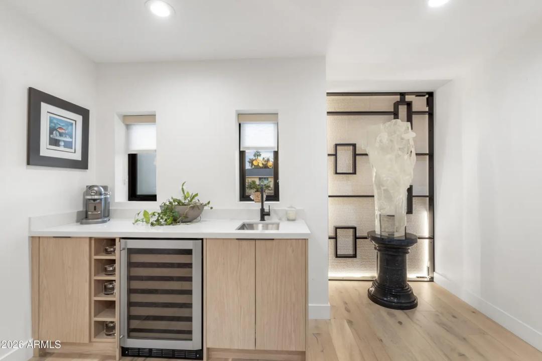 Real Estate Picture 9