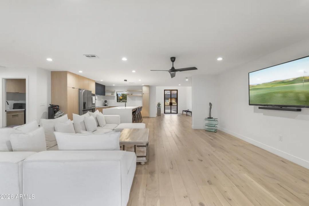 Real Estate Picture 16