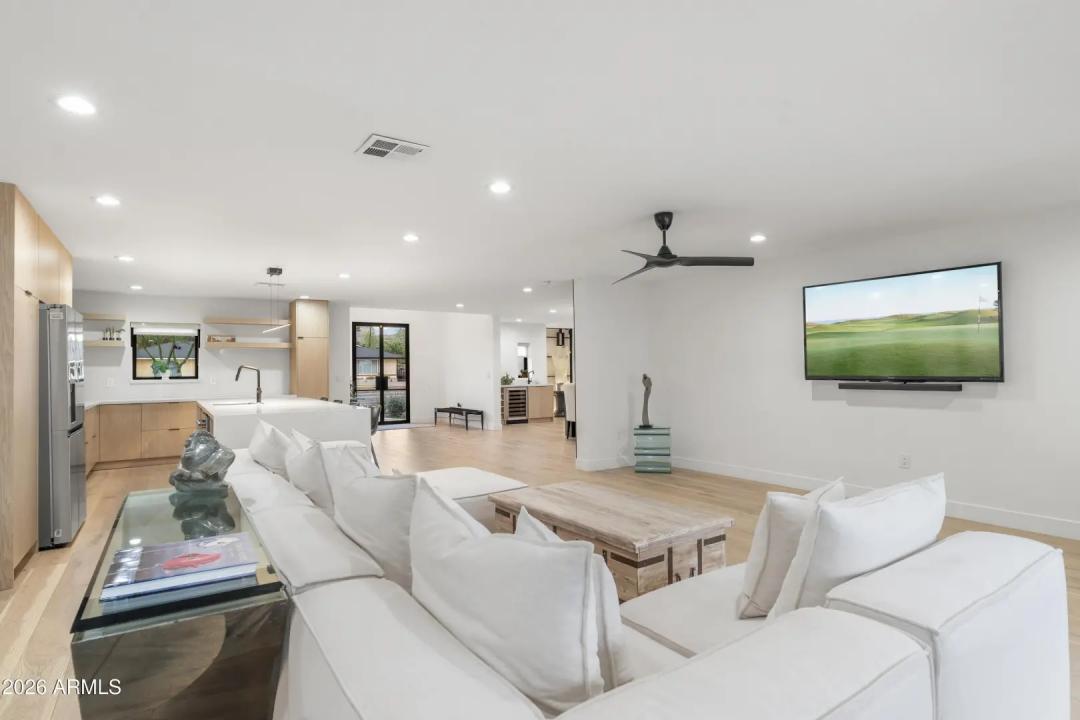 Real Estate Picture 17