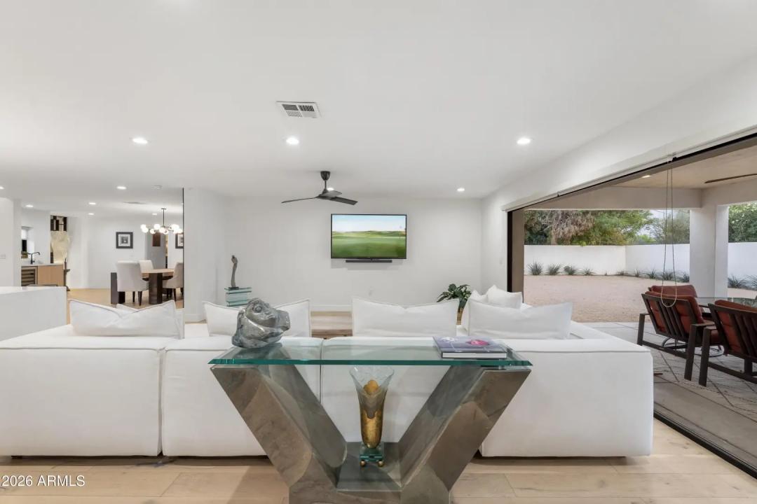 Real Estate Picture 18