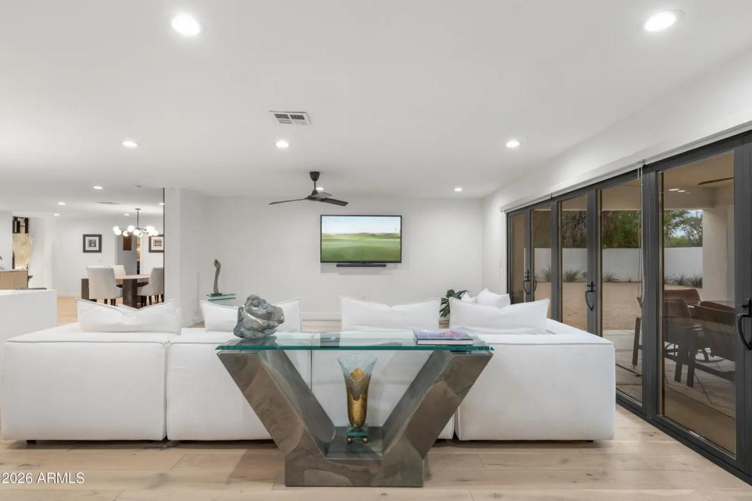 Real Estate Picture 24