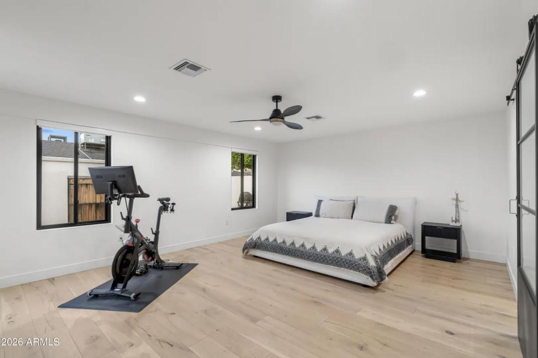 Real Estate Picture 25