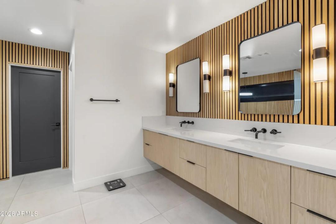 Real Estate Picture 28