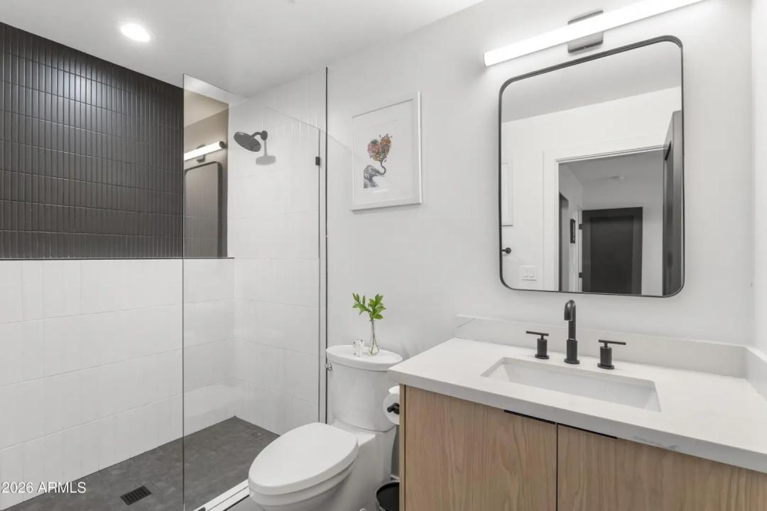 Real Estate Picture 40