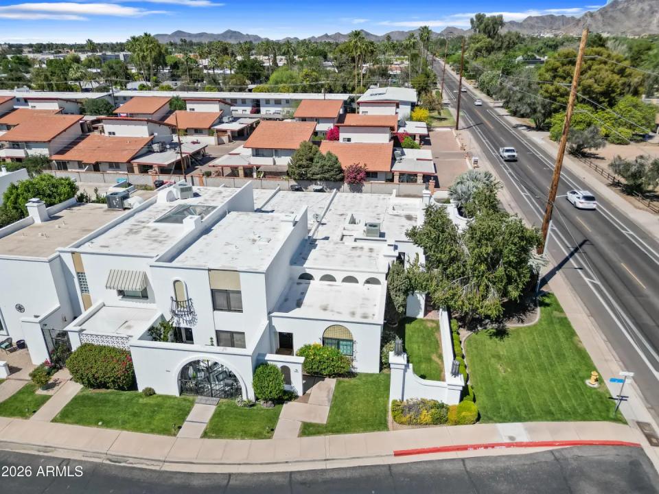 Real Estate Picture 7