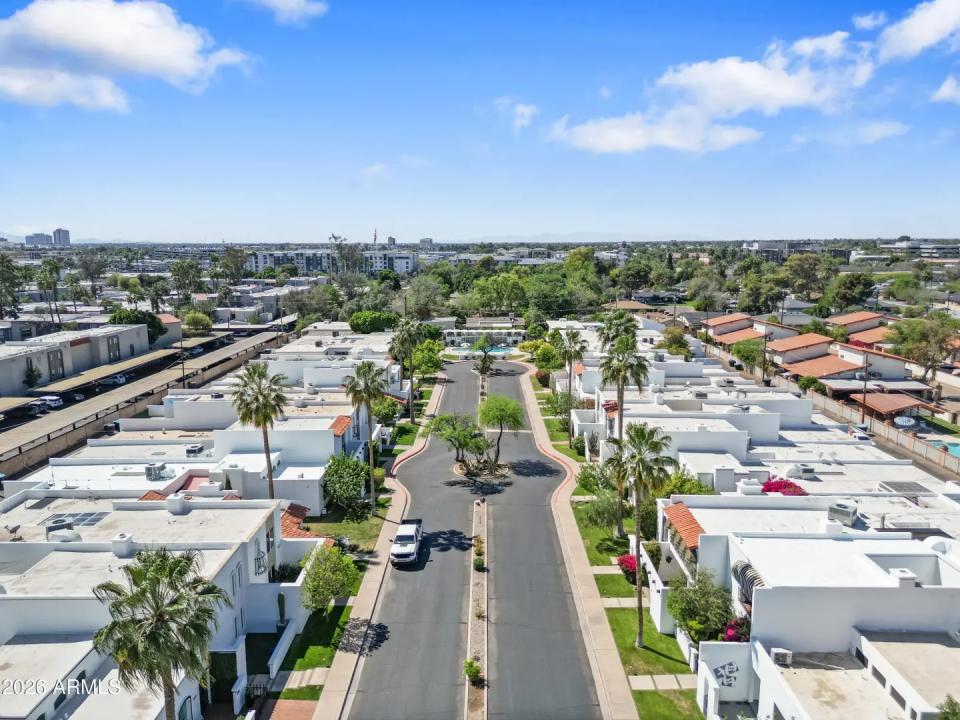 Real Estate Picture 6