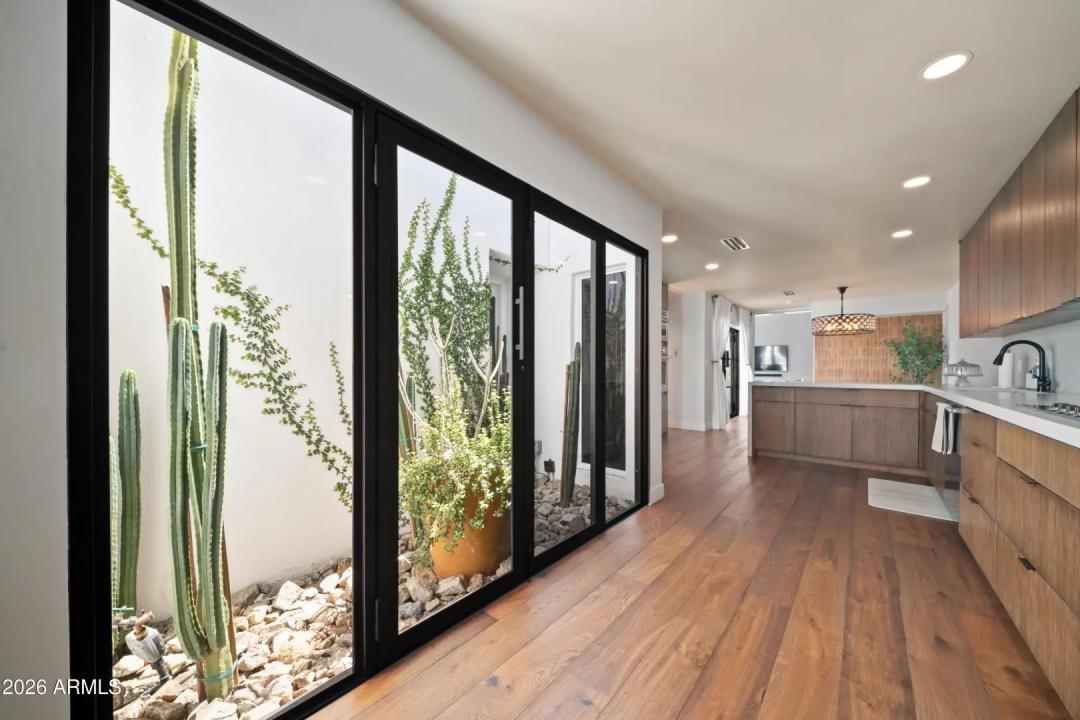 Real Estate Picture 18