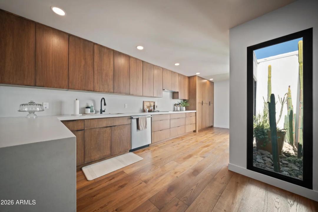 Real Estate Picture 20