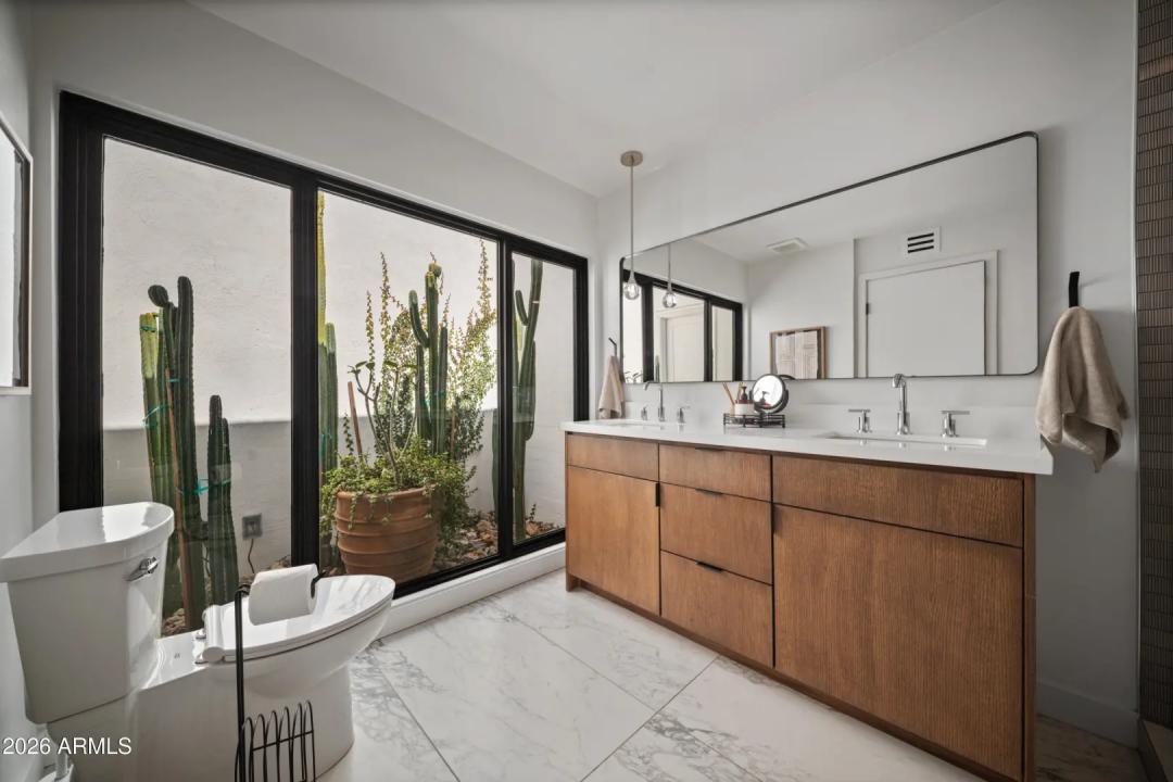 Real Estate Picture 24