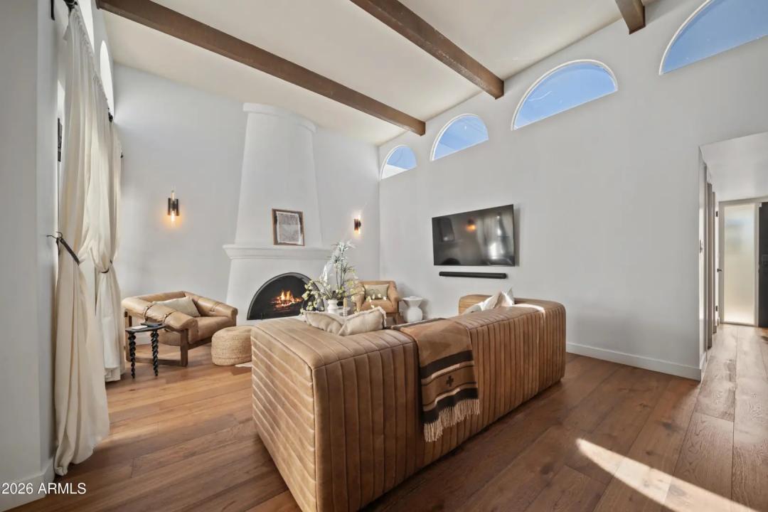 Real Estate Picture 12