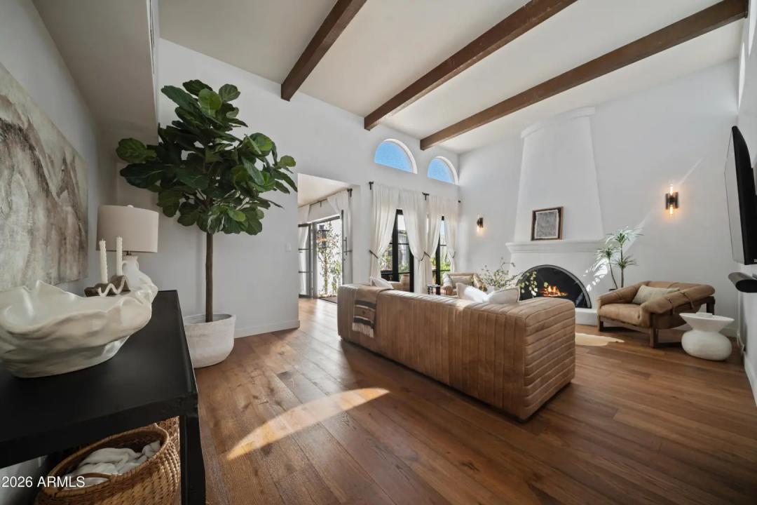 Real Estate Picture 13