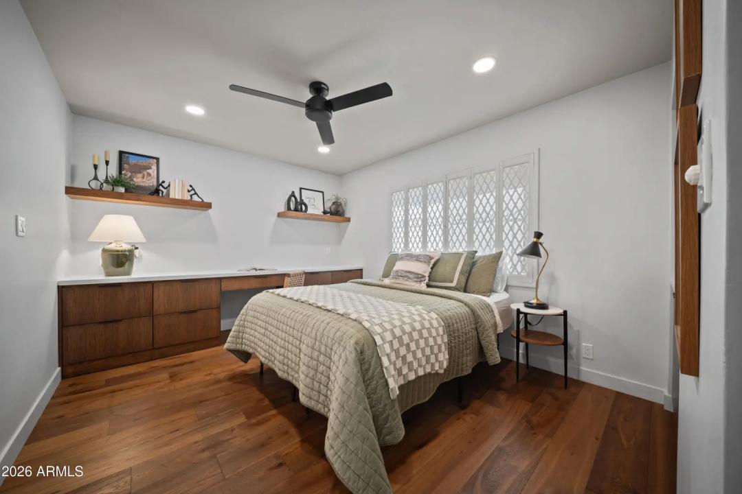 Real Estate Picture 32