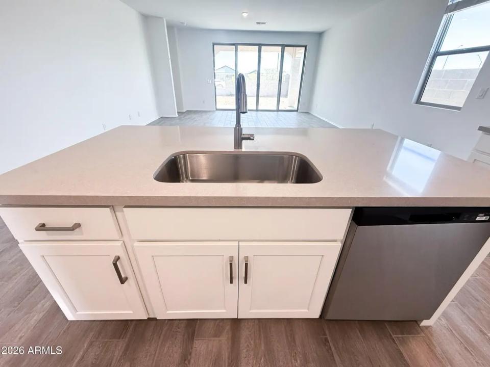 Real Estate Picture 5