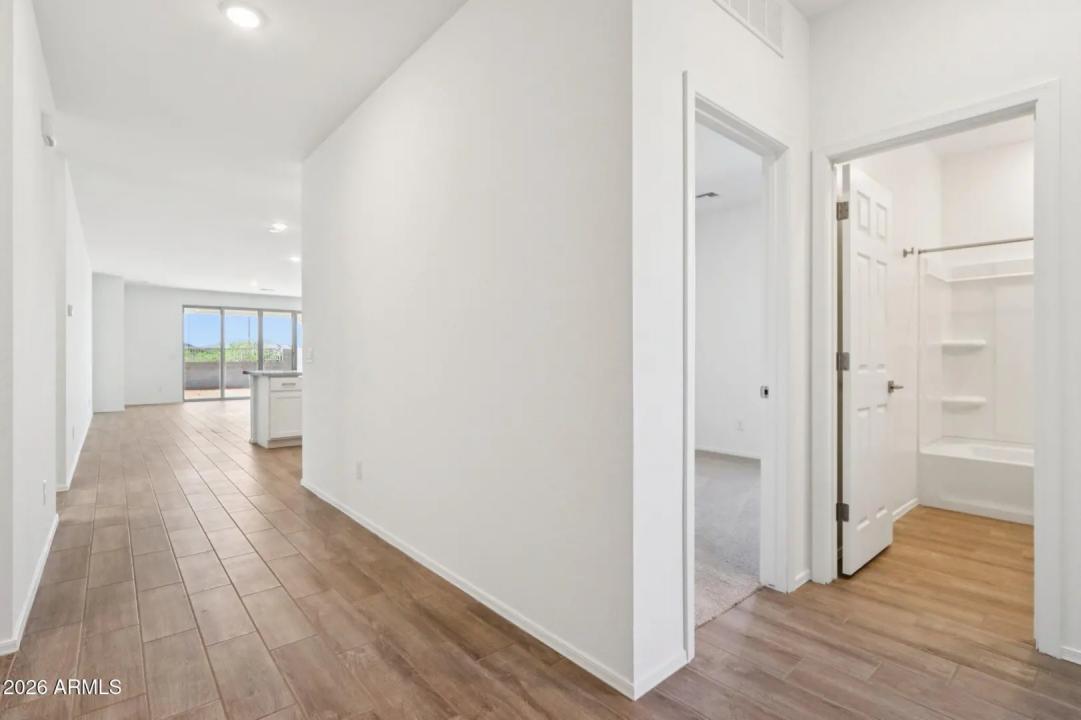 Real Estate Picture 4