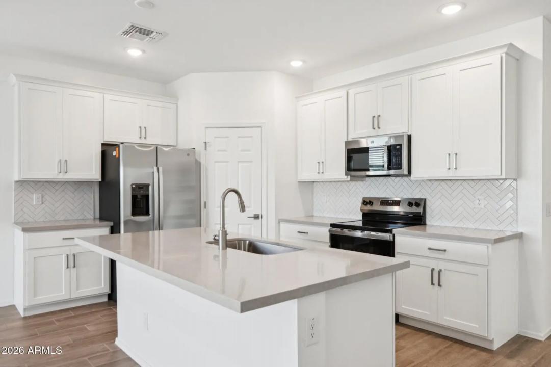 Real Estate Picture 10