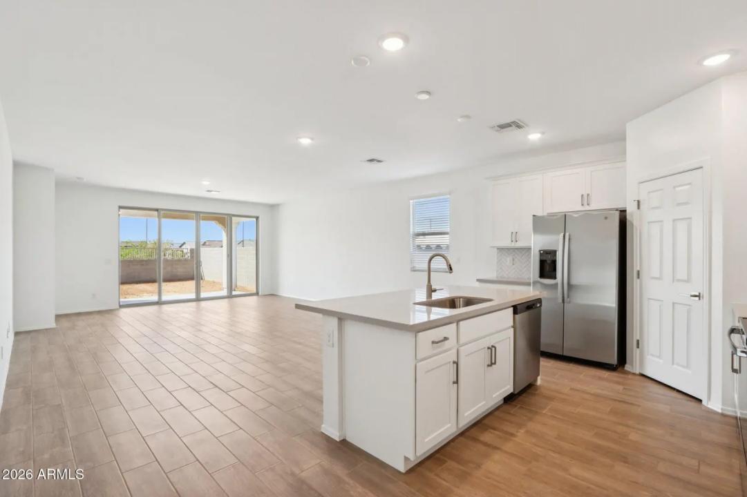 Real Estate Picture 11