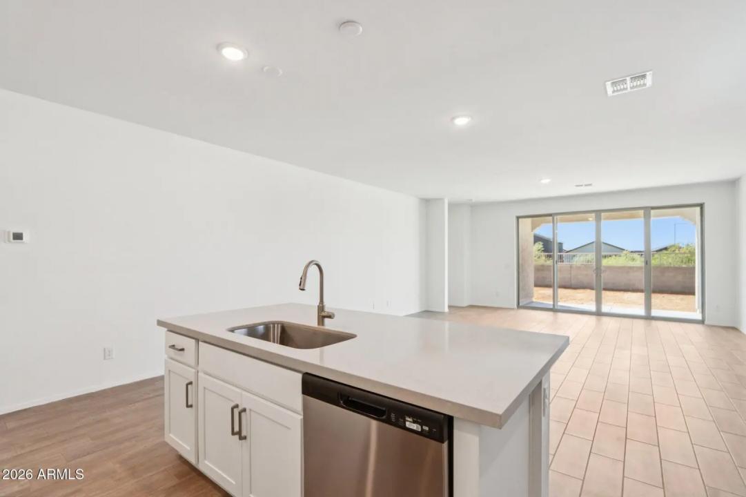 Real Estate Picture 13