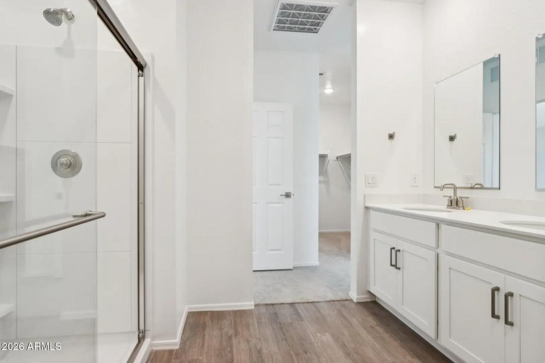 Real Estate Picture 16
