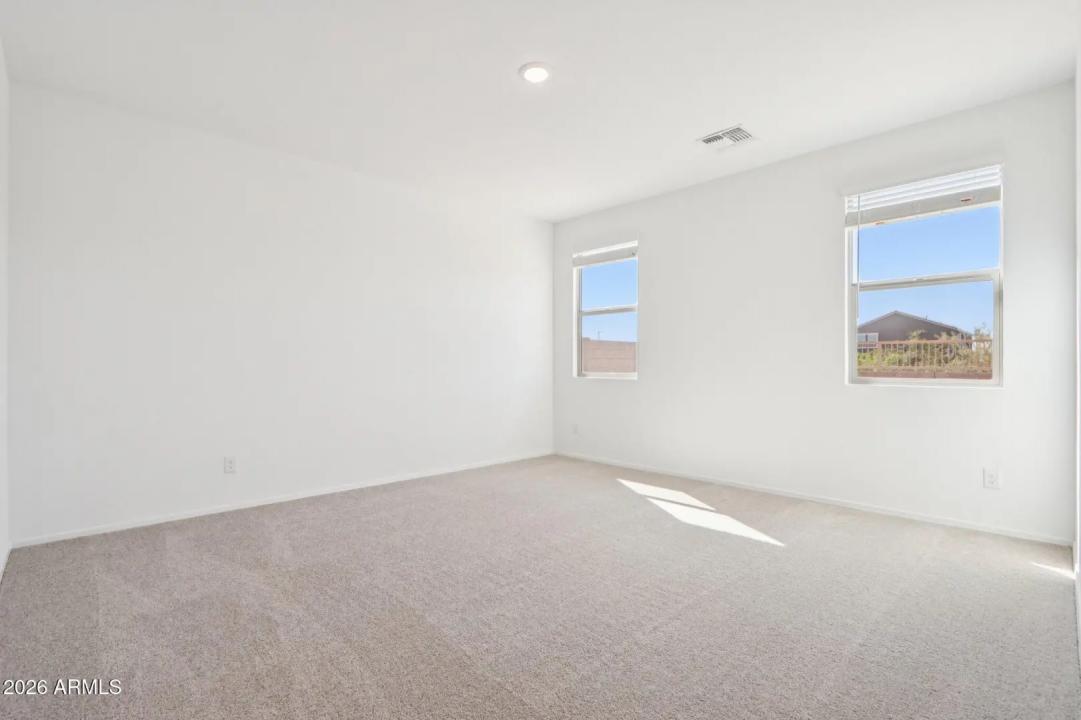 Real Estate Picture 18