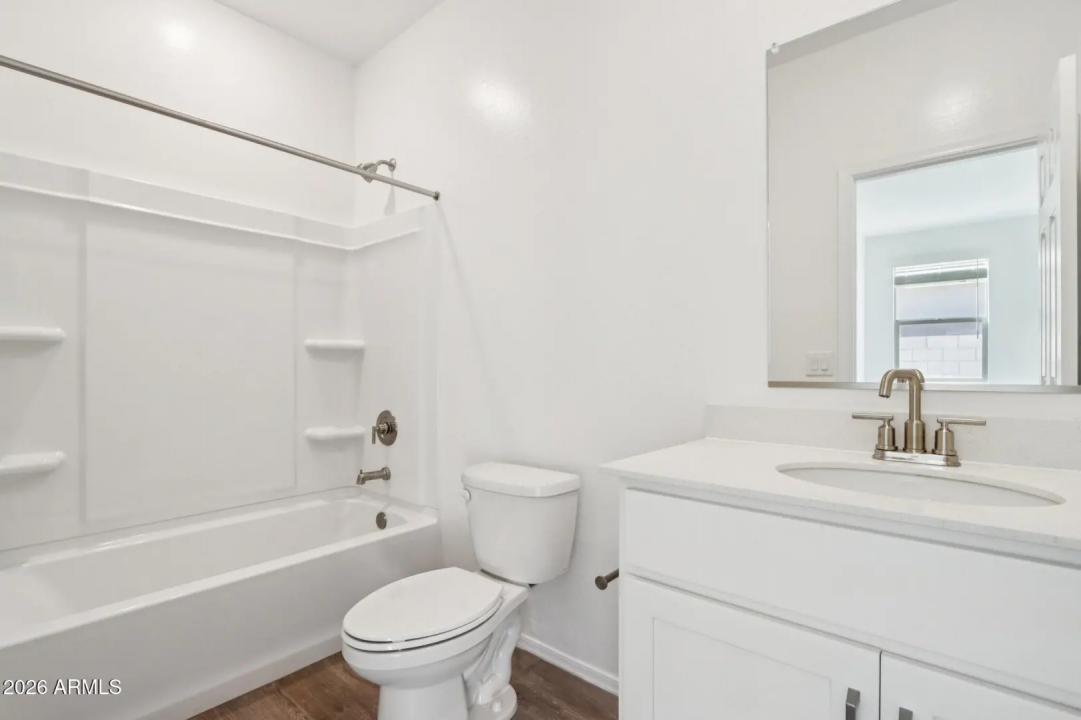 Real Estate Picture 24