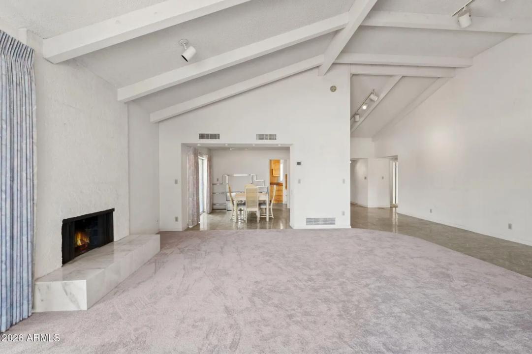 Real Estate Picture 12