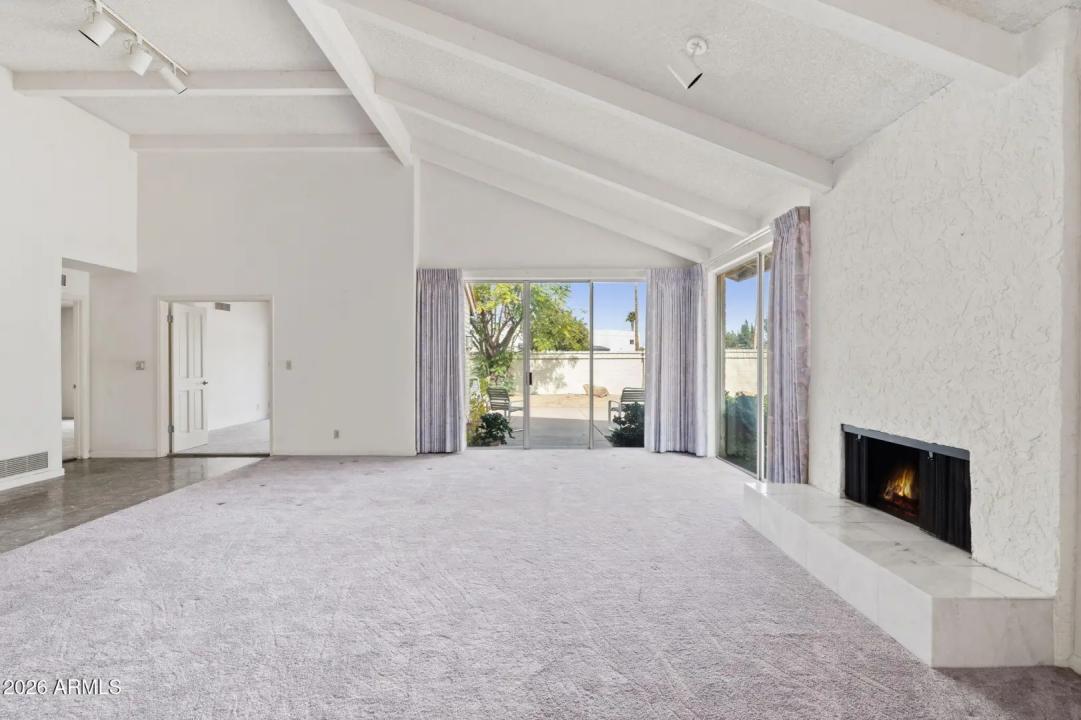 Real Estate Picture 13