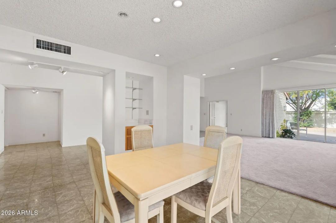 Real Estate Picture 15