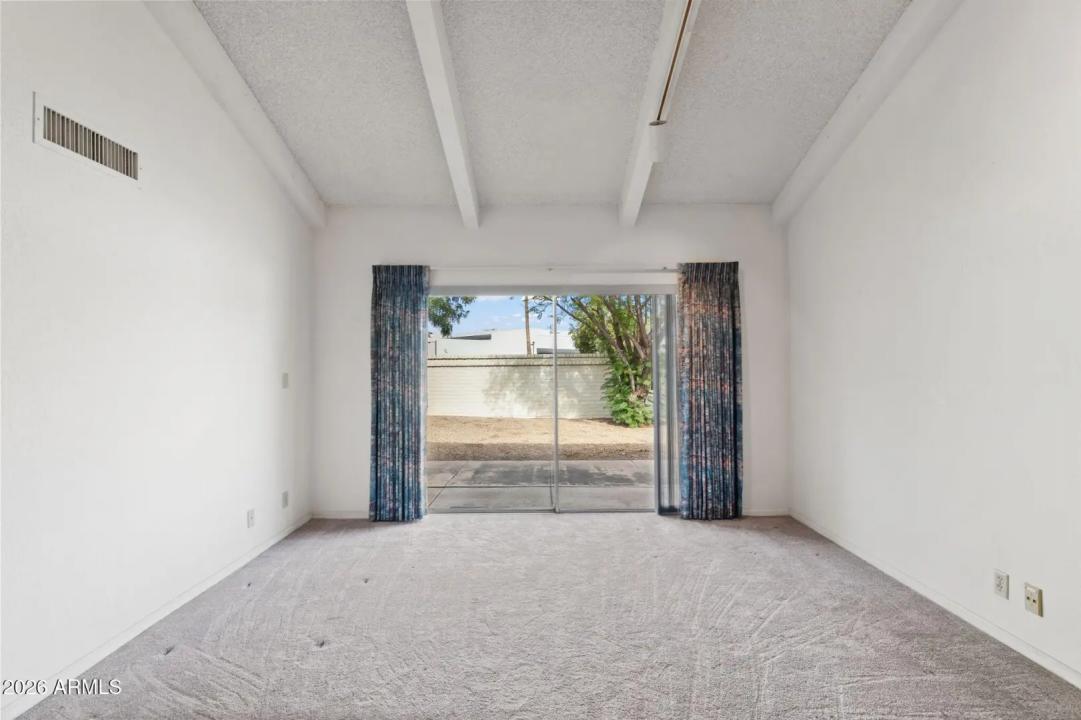 Real Estate Picture 32