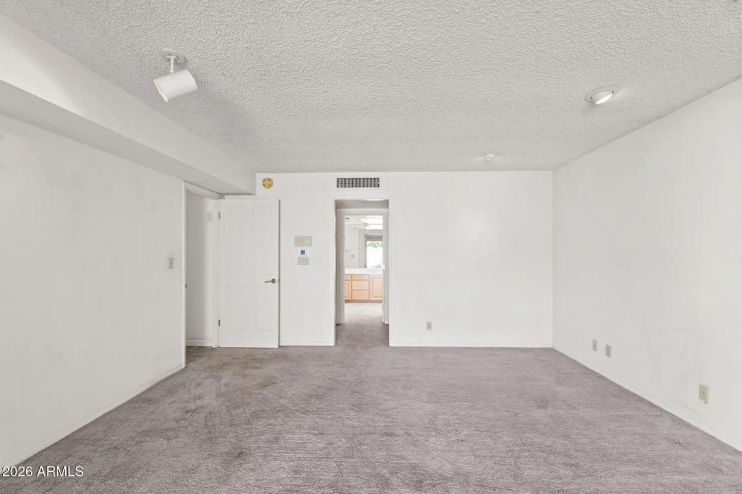 Real Estate Picture 38