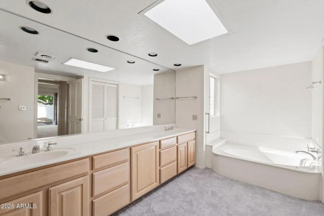 Real Estate Picture 43