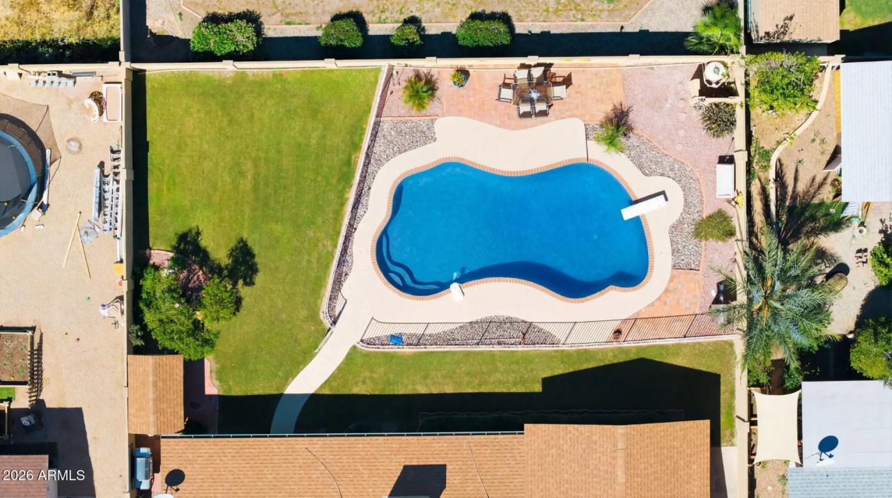 Real Estate Picture 6