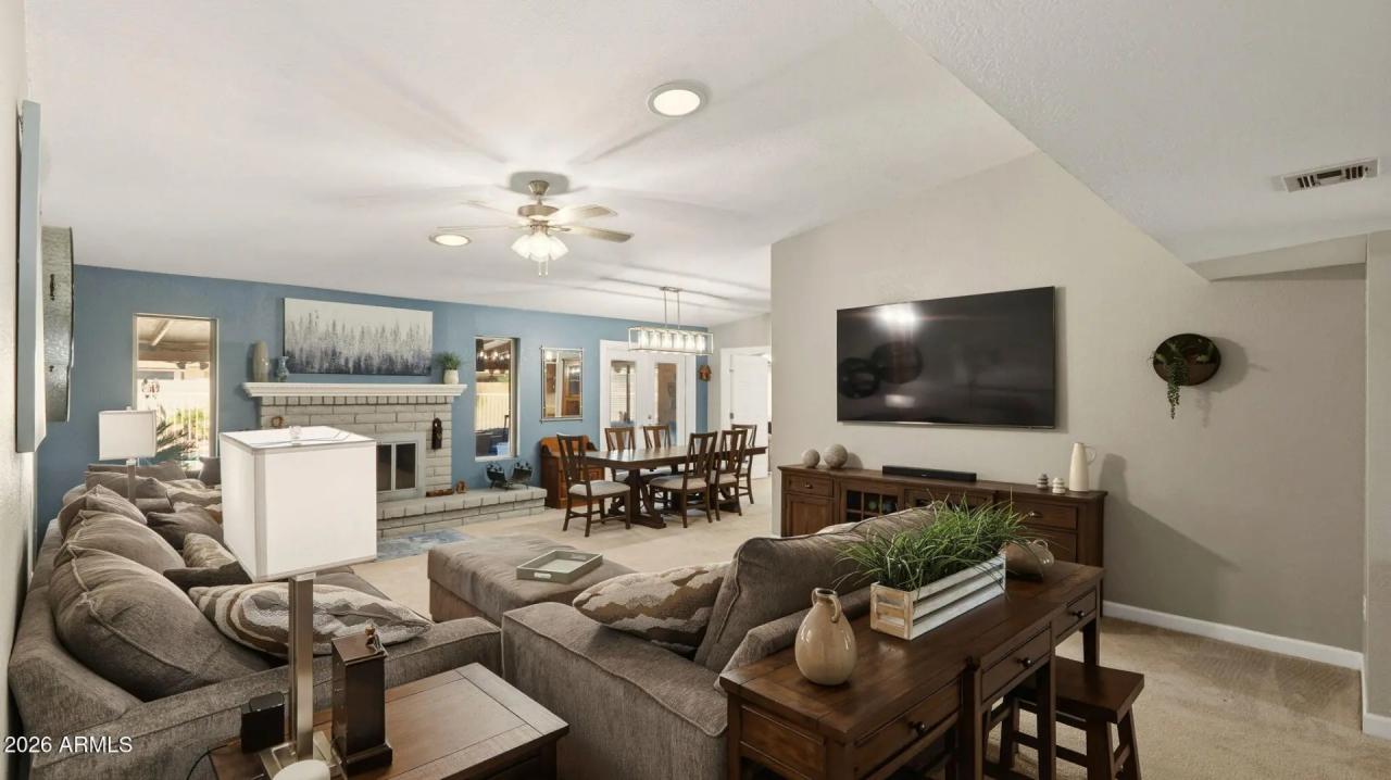 Real Estate Picture 11