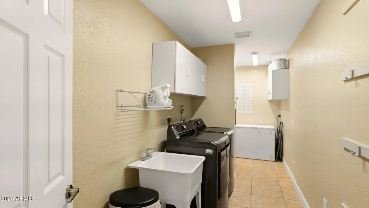 Real Estate Picture 38