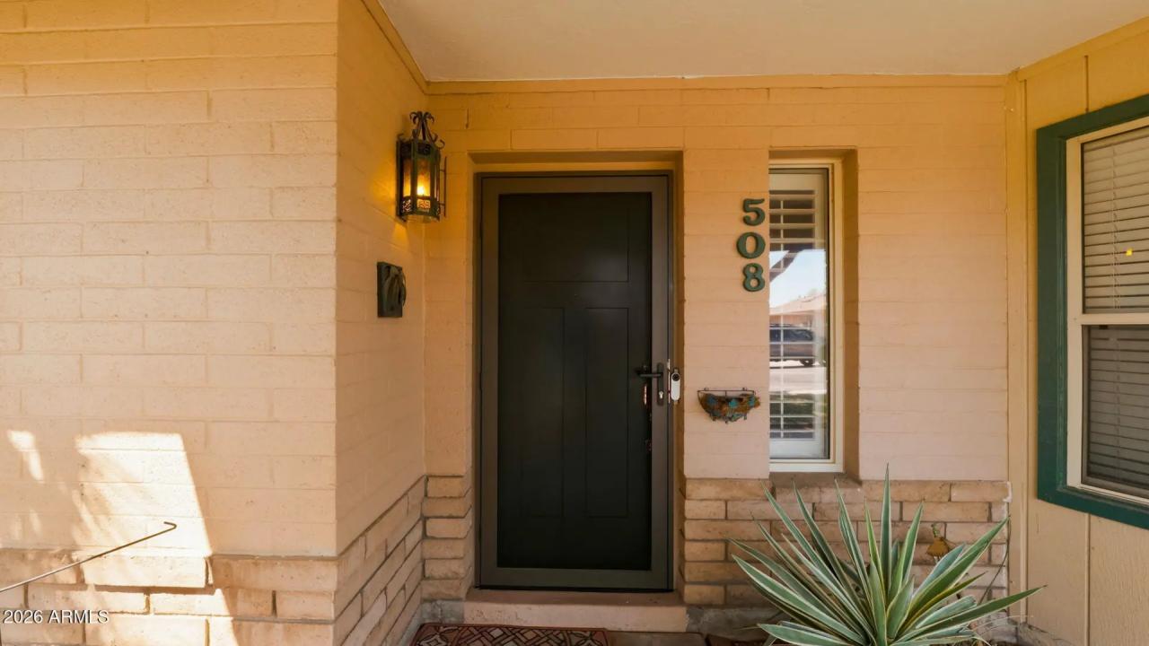 Real Estate Picture 4