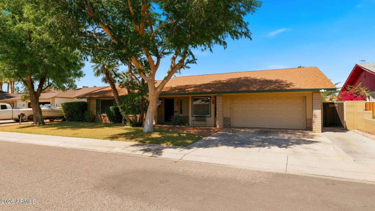 Real Estate Picture 3