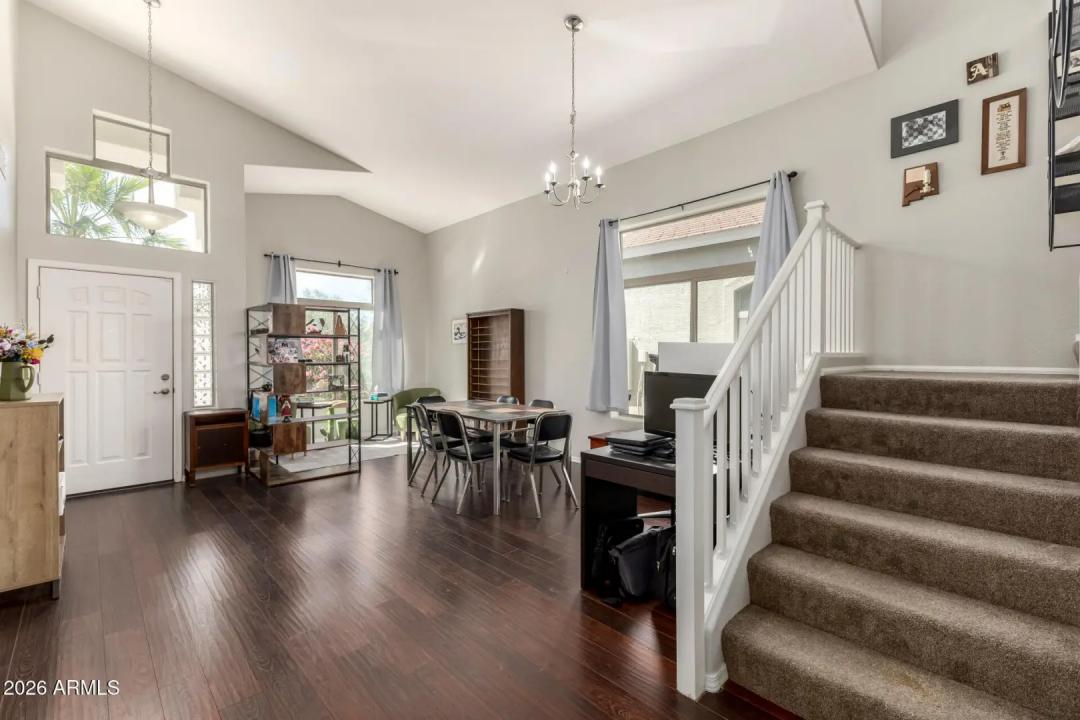 Real Estate Picture 3