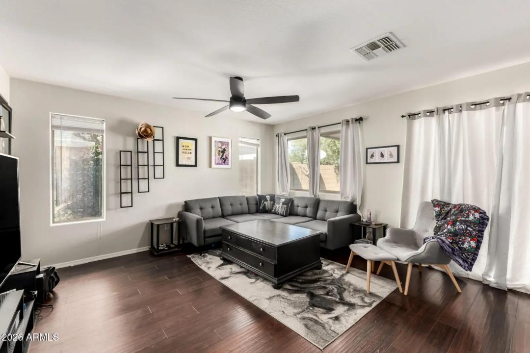 Real Estate Picture 6