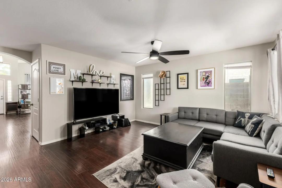 Real Estate Picture 7